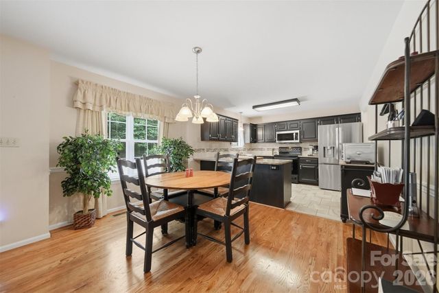 1032 30th Avenue Lane NE, Hickory, NC 28601