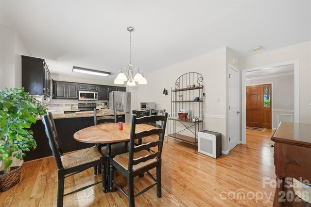 1032 30th Avenue Lane NE, Hickory, NC 28601