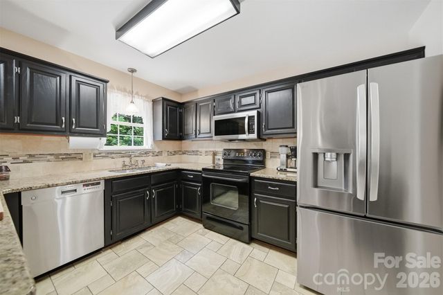 1032 30th Avenue Lane NE, Hickory, NC 28601