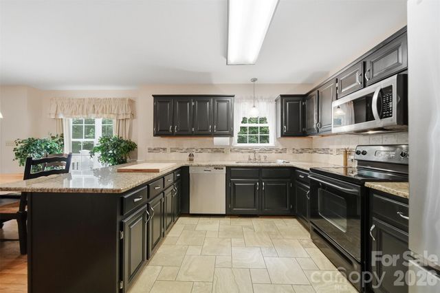 1032 30th Avenue Lane NE, Hickory, NC 28601
