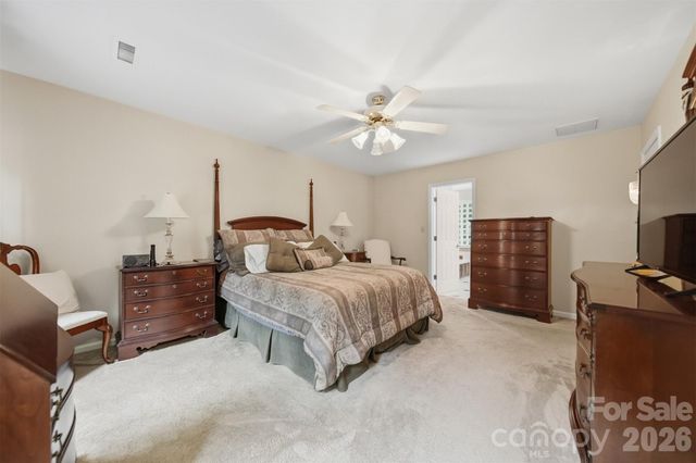 1032 30th Avenue Lane NE, Hickory, NC 28601