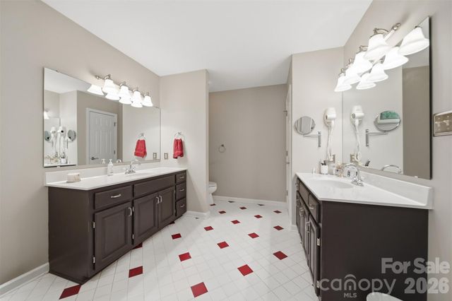 1032 30th Avenue Lane NE, Hickory, NC 28601