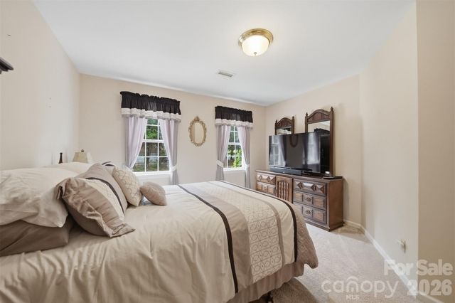 1032 30th Avenue Lane NE, Hickory, NC 28601