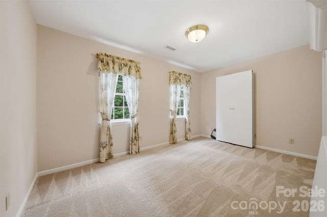 1032 30th Avenue Lane NE, Hickory, NC 28601