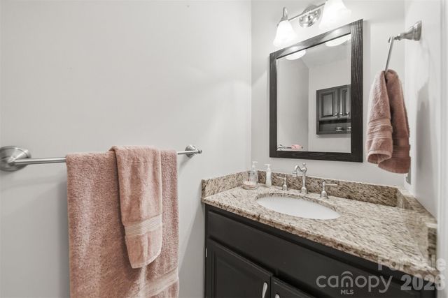 1032 30th Avenue Lane NE, Hickory, NC 28601