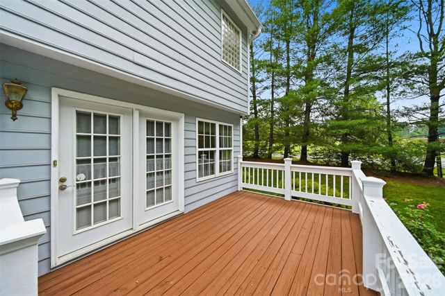 1032 30th Avenue Lane NE, Hickory, NC 28601