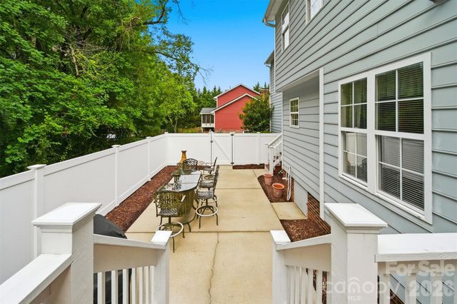 1032 30th Avenue Lane NE, Hickory, NC 28601