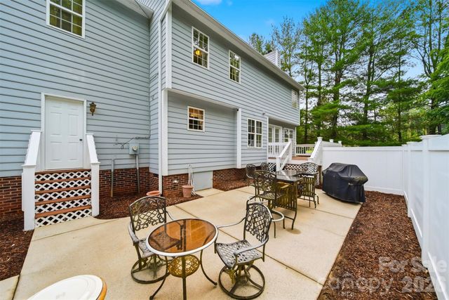 1032 30th Avenue Lane NE, Hickory, NC 28601