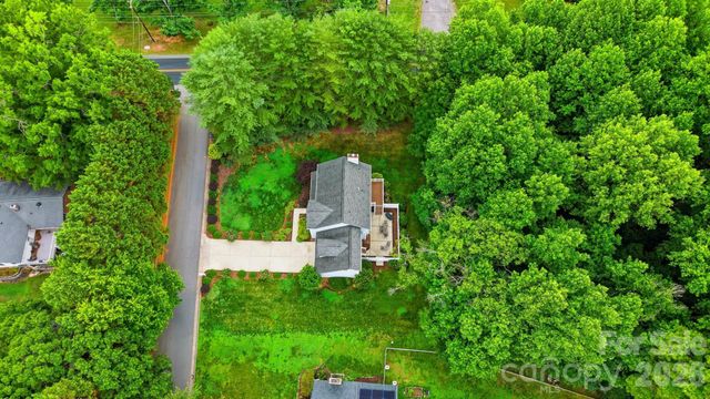 1032 30th Avenue Lane NE, Hickory, NC 28601