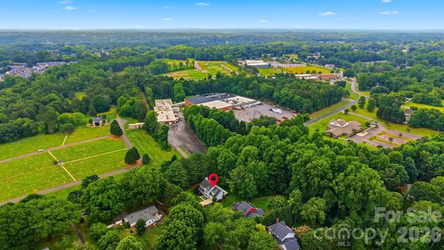1032 30th Avenue Lane NE, Hickory, NC 28601