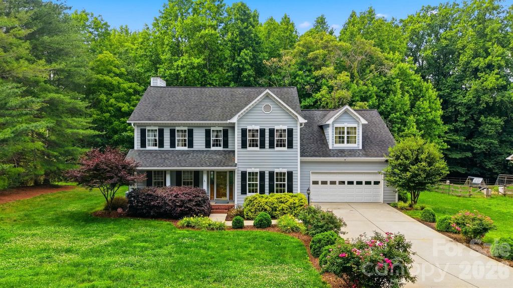 1032 30th Avenue Lane NE, Hickory, NC 28601