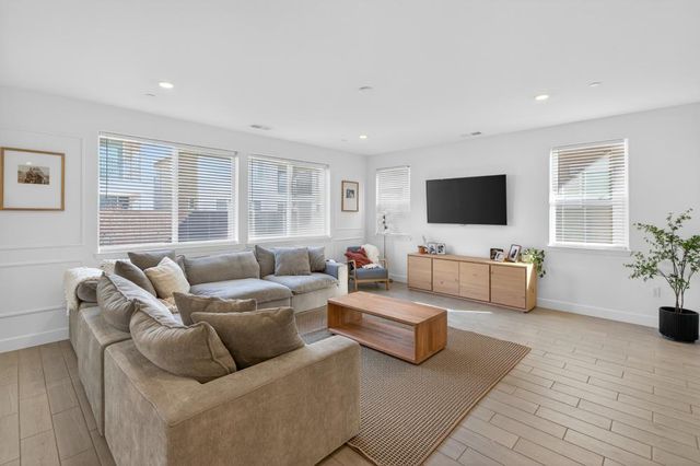 3919 Waterleaf Ave, Sacramento, CA 95835