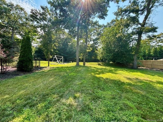 14 New Street, Great River, NY 11739