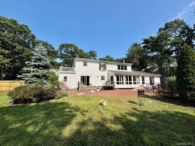 14 New Street, Great River, NY 11739