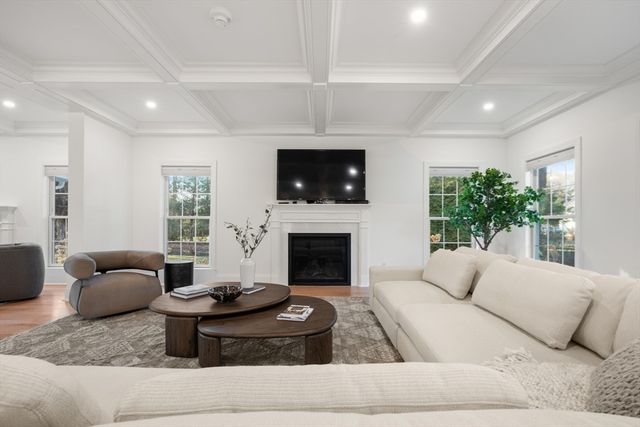 83 Brown, Weston, MA 02493