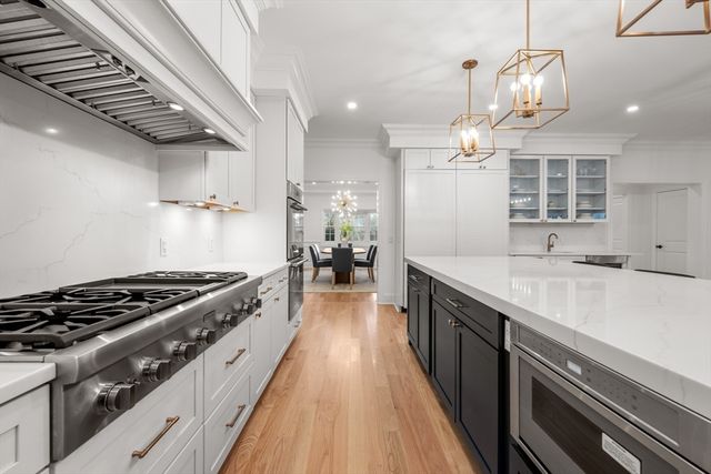 83 Brown, Weston, MA 02493