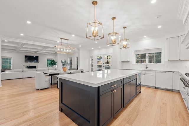 83 Brown, Weston, MA 02493