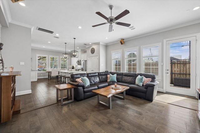 2411 Detering Street, Houston, TX 77007