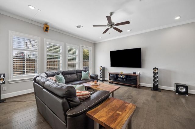 2411 Detering Street, Houston, TX 77007