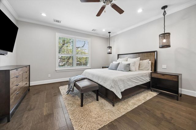 2411 Detering Street, Houston, TX 77007