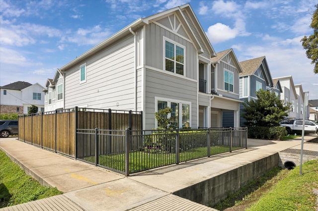 2411 Detering Street, Houston, TX 77007