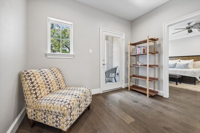 2411 Detering Street, Houston, TX 77007