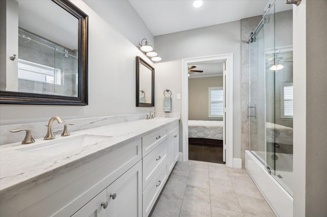 2411 Detering Street, Houston, TX 77007