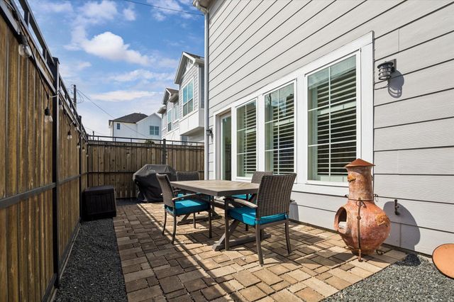 2411 Detering Street, Houston, TX 77007