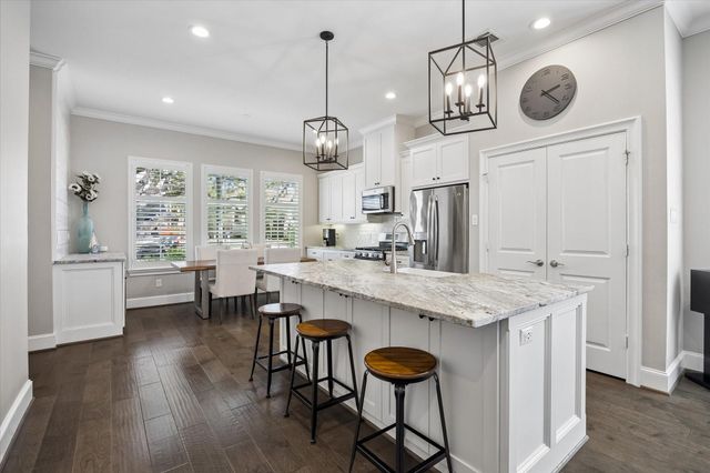 2411 Detering Street, Houston, TX 77007