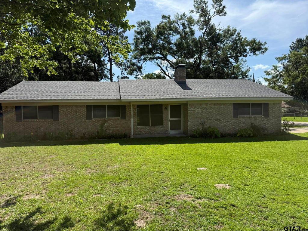 11209 CR 137, Flint, TX 75762