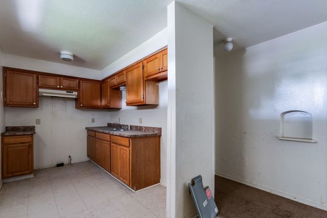 2120 E Random Rd, Wichita, KS 67214