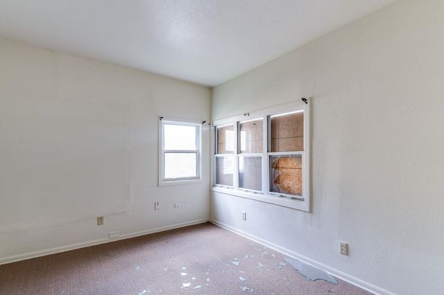 2120 E Random Rd, Wichita, KS 67214