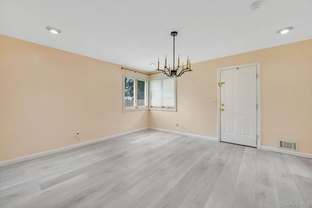 10 Laurie Road, Brentwood, NY 11717