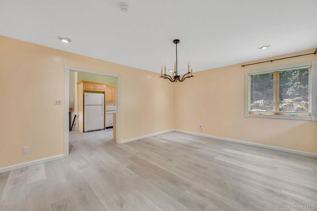 10 Laurie Road, Brentwood, NY 11717