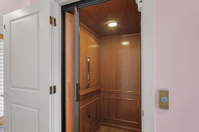 18202 Lost Creek Lane, Spring Lake, MI 49456