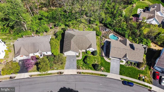 2425 ROLLING HILLS DRIVE, Mechanicsburg, PA 17055