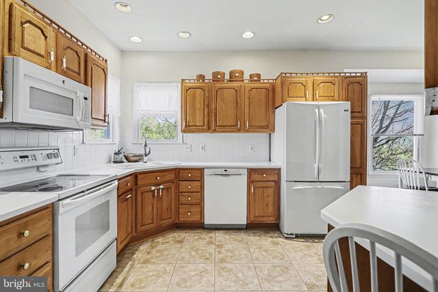 2425 ROLLING HILLS DRIVE, Mechanicsburg, PA 17055