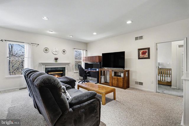 2425 ROLLING HILLS DRIVE, Mechanicsburg, PA 17055