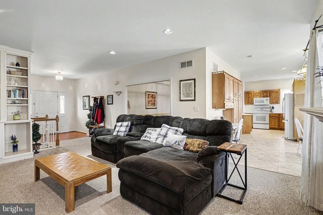 2425 ROLLING HILLS DRIVE, Mechanicsburg, PA 17055