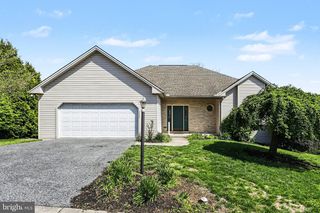 2425 ROLLING HILLS DRIVE, Mechanicsburg, PA 17055