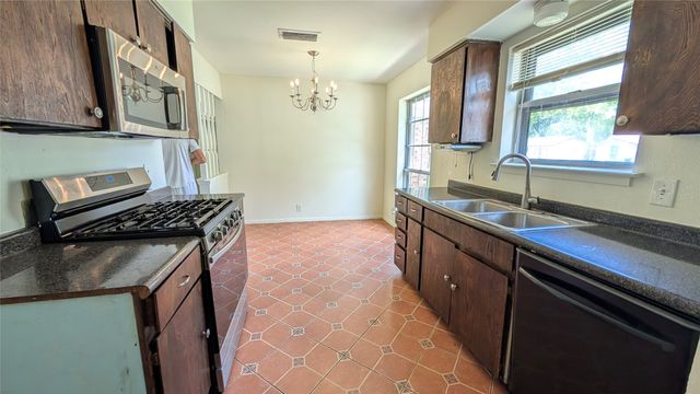 1320 Eastside Drive, Mesquite, TX 75149