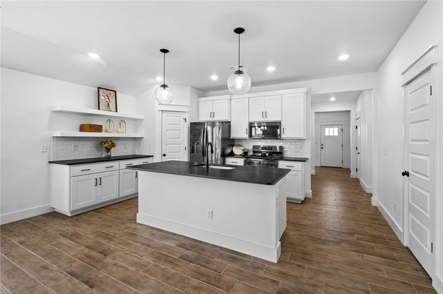 908 S Sparrow Street, Siloam Springs, AR 72761