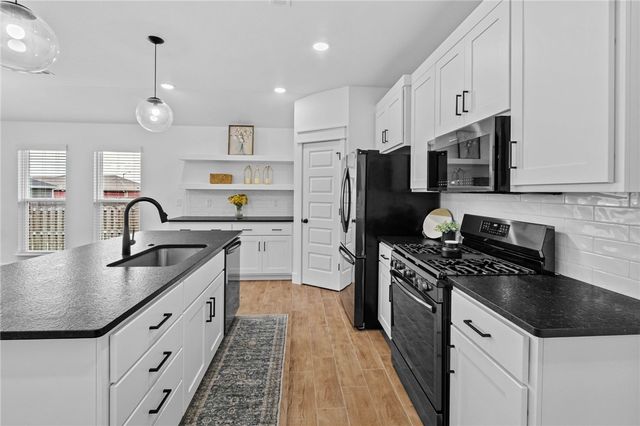 908 S Sparrow Street, Siloam Springs, AR 72761