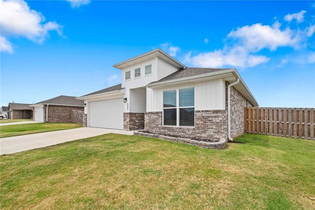 908 S Sparrow Street, Siloam Springs, AR 72761
