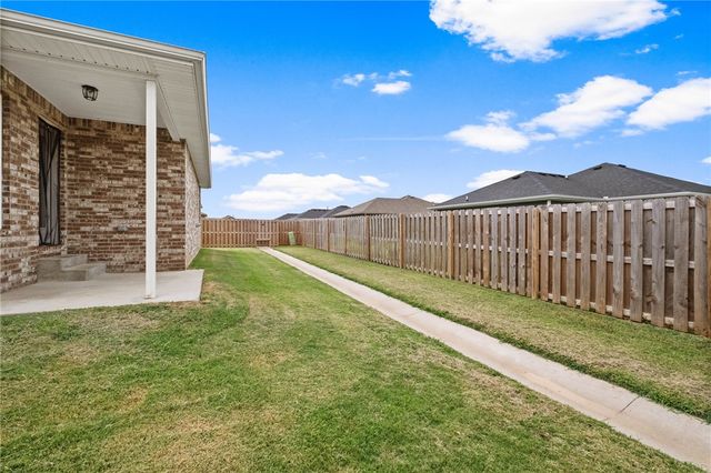 908 S Sparrow Street, Siloam Springs, AR 72761