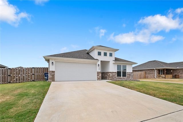908 S Sparrow Street, Siloam Springs, AR 72761