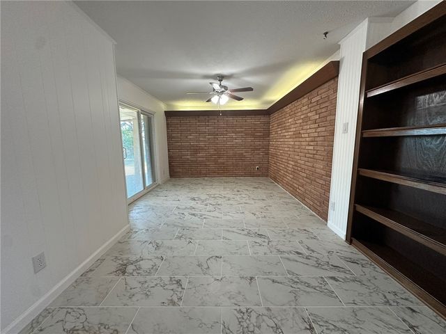 136 Daniel Moore St, Portland, TX 78374