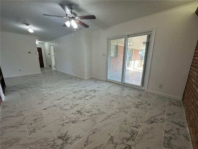 136 Daniel Moore St, Portland, TX 78374