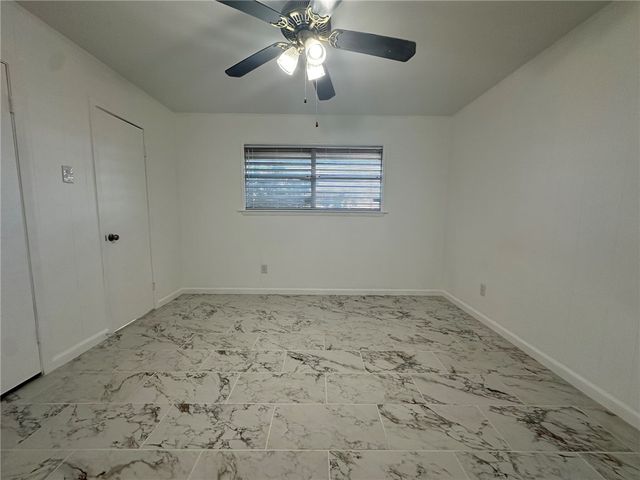 136 Daniel Moore St, Portland, TX 78374