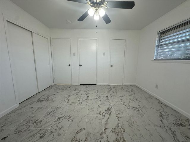 136 Daniel Moore St, Portland, TX 78374